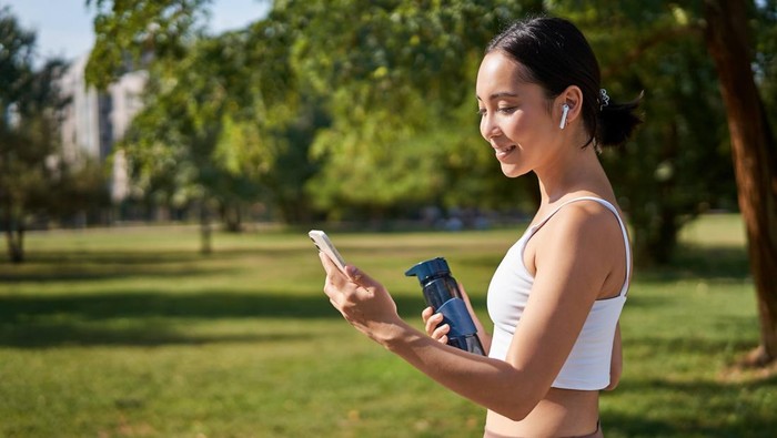 Top 5 List: Butuh Mood Booster saat Jogging? Coba Dengar Lagu-Lagu Ini!