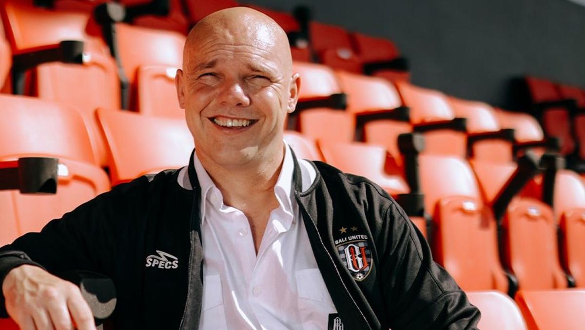 Johnny Jansen Resmi Jadi Pelatih Baru Bali United
