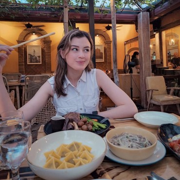 Terpopuler: Kisah Mualaf Adik Darius Sinathrya Vs Pacar Baru Kimberly Ryder