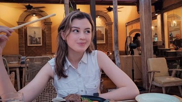 img-title Terpopuler: Kisah Mualaf Adik Darius Sinathrya Vs Pacar Baru Kimberly Ryder