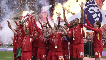 Berita Olahraga Terkini CNN Sport : FOTO: Pesta Juara Liverpool di Anfield