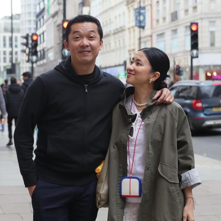 <p>Bunda pastinya sudah tidak asing lagi dengan mantan atlit bulu tangkis yang satu ini, bukan? Taufik Hidayat sering kali menjadi sorotan publik karena prestasinya di bidang olahraga. Namun, tak hanya itu, hubungannya dan sang istri, Ami Gumelar, pun kerap menjadi perhatian. (Foto: Instagram@ami_gumelar)</p>