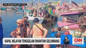 VIDEO: Kapal Nelayan Tenggelam Dihantam Gelombang