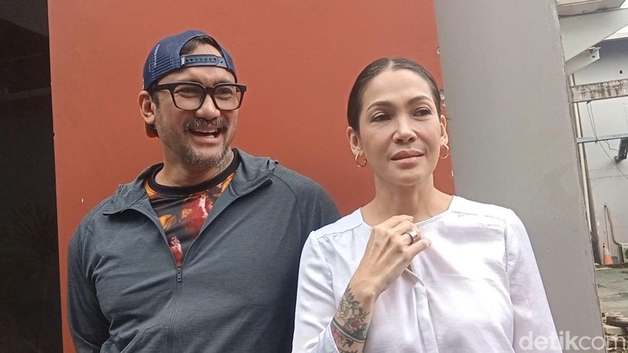 Tora Sudiro dan Mieke Amalia saat ditemui di kawasan Jakarta&period;