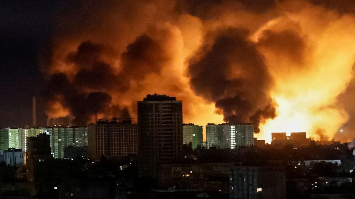 Rusia Bombardir Kyiv dengan Rudal dan Drone