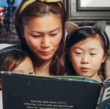 7 Cara Bikin Anak Suka Membaca Sejak Usia Dini