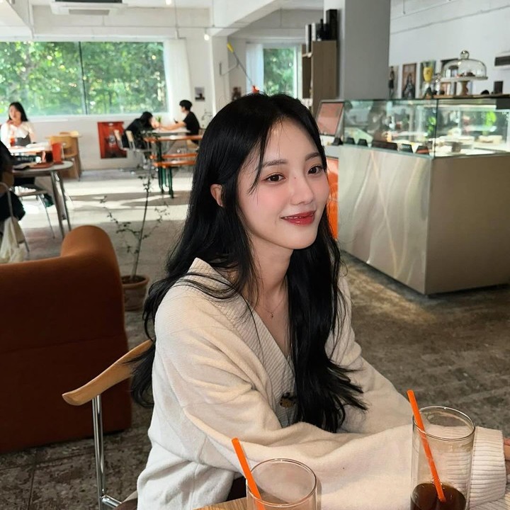 <p>Mulai dari drama Korea <em>Mystic Pop-up Bar</em> sebagai <em>cameo</em> hingga <em>Joseon Attorney.</em> (Foto: Instagram @soeunyya)</p>
