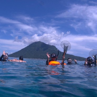 Tak Hanya Berikan Kenyamanan Menginap, Glamping Ini Ajak Wisatawan Jaga Kebersihan Laut