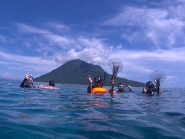 img-title Tak Hanya Berikan Kenyamanan Menginap, Glamping Ini Ajak Wisatawan Jaga Kebersihan Laut