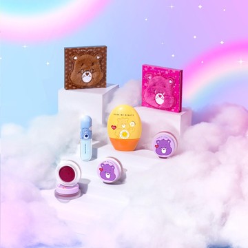 img-title Gemas dan Bikin Nostalgia, Intip Koleksi Dear Me Beauty x Care Bears yang Wajib Kamu Punya