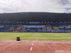 Viking Buka Donasi untuk Perbaikan Stadion GBLA Bandung