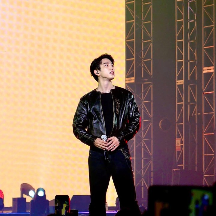 <p>Park Jin Young mengawali debutnya sebagai penyanyi lewat duo JJ Project bersama Jay B pada 2012. Di tahun yang sama, ia juga debut di dunia akting lewat drama Korea <em>Dream High 2.</em> (Foto: Instagram@jinyoung_0922jy)</p>