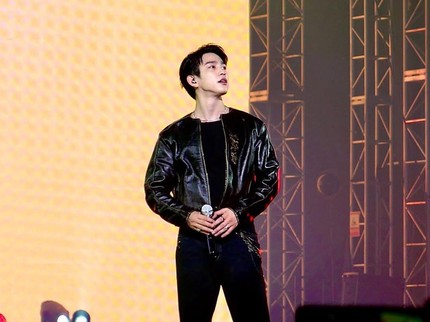 5 Potret Park Jin Young 'GOT7' Bintang Drakor Our Unwritten Seoul saat Mode Idol K-Pop