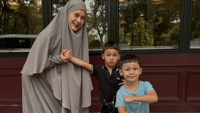 Netizen Sorot Penampilan Berbeda Kiano-Kenzo Saat Bersama Paula dan Baim Wong