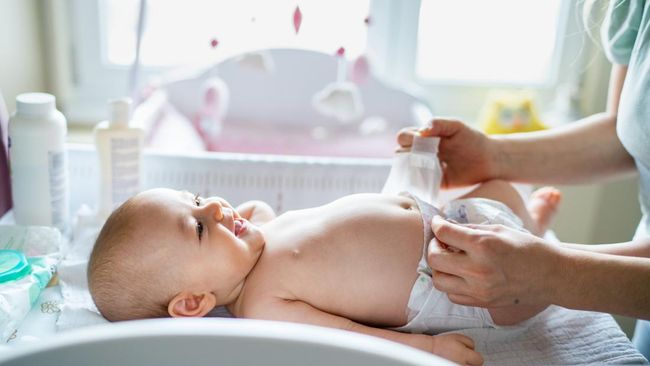 Popok Bayi: Panduan Memilih, Jenis, Aturan Mengganti dan Rekomendasi Terbaik