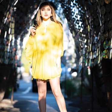 Terpopuler: Kabar Sarah Azhari Usai Mundur Jadi Artis Vs Pegawai BI Loncat dari Helipad