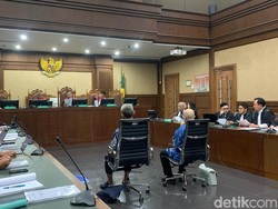 Eks Dirut Taspen Didakwa Rugikan Negara Rp 1 T di Kasus Investasi Fiktif