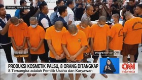 VIDEO: Produksi Kosmetik Palsu, 8 Orang Ditangkap
