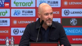 VIDEO: Momen Perdana Ten Hag Jadi Pelatih Baru Leverkusen