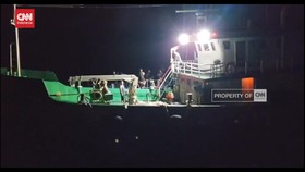 VIDEO: Momen Kapal TNI AL Adang Tanker Angkut 2 KG Sabu di Kepri
