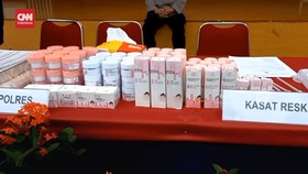 VIDEO: Polisi Bongkar Tempat Pembuatan Skin Care Abal-abal di Bekasi