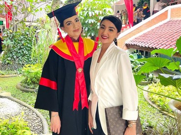 img-title Pendidikan Tsania Marwa Calon Kakak Ipar Izzat Anak Najwa Shihab