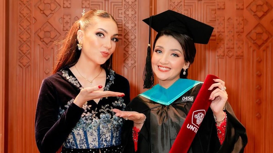 Tsania Marwa dan Ghina Raihanah