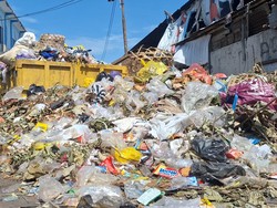 Viral Tumpukan Sampah di Pasar Kebon Roek, Bau Busuk-Ditumbuhi Belatung