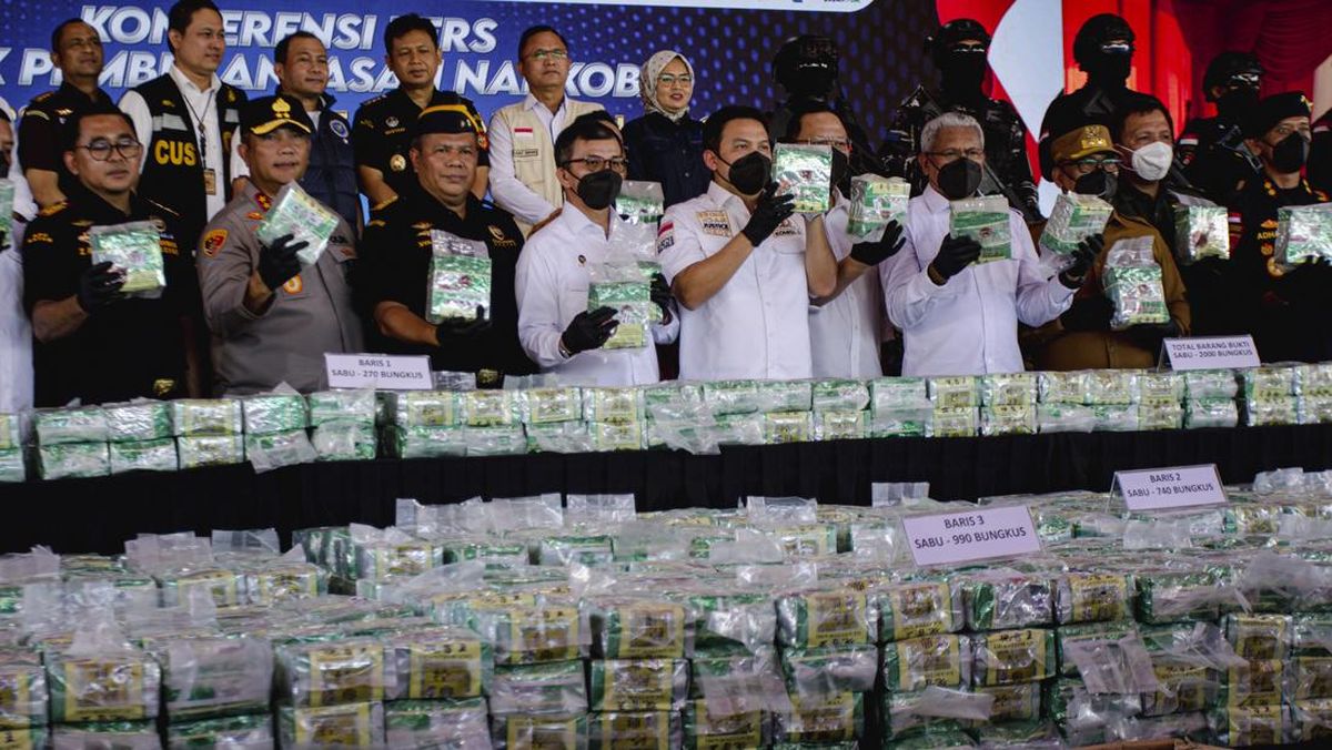 BNN Buru 2 Bos Kapal Penyelundup Narkoba Total 4 Ton di Perairan Kepri