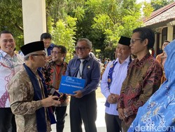 Wamendikdasmen Cek Sekolah Inklusif SMPN 8 Depok, Siapkan Guru Pendamping