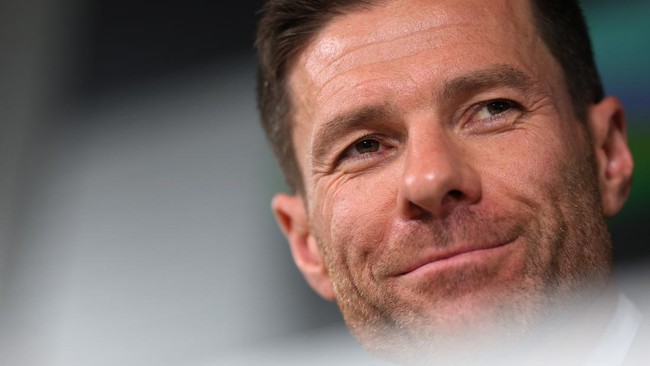 Alasan Xabi Alonso Berani Jadi Pelatih Real Madrid Xabi Alonso menegaskan dirinya sudah siap memegang tanggung jawab sebagai pelatih Real Madrid yang kerap disebut sebagai tim terbaik di dunia.