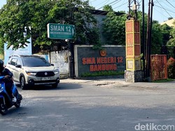 Perilaku Tak Lazim Alumni di Toilet Siswi SMAN 12 Bandung