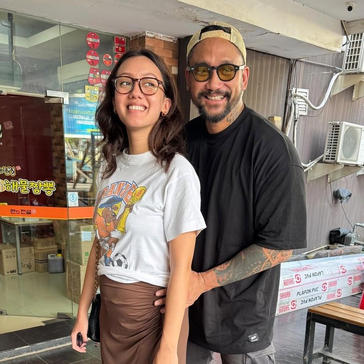 <p>Nabila resmi menikah dengan Muhammad Ivan Lubis pada 25 Agustus 2024. Pada akhir tahun lalu, Tora Sudiro membagikan kabar kehamilan pertama putrinya ke publik. Saat perayaan Lebaran belum lama ini, Tora Sudiro mengungkap jenis kelamin cucu pertamanya, yakni laki-laki. (Foto: Instagram @t_orasudi_ro)</p>