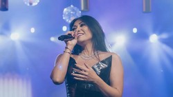 Anggun Respons Unggahan Agnez Mo soal Syuting Reacher 4