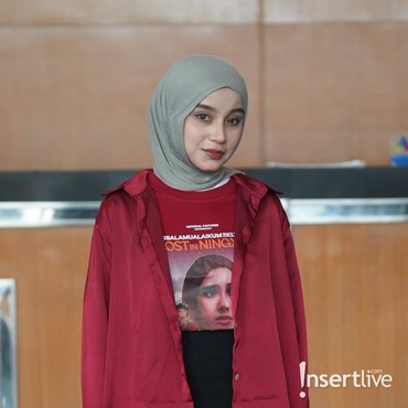 Lirik Lagu Sepertiga (OST. Assalamualaikum Beijing 2) - Dinda Regina, Pika Iskandar