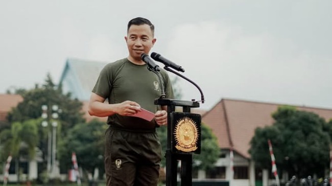 Mayjen Edwin Adrian, Eks Humas Kemenhan Jadi Danpaspampres Danpaspampres yang baru, Mayjen Edwin Adrian, dikenal pernah menjadi Karo Humas Setjen Kemenhan saat Presiden Prabowo menjadi Menhan di pemerintahan sebelumnya.