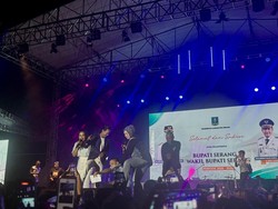 Bupati-Wabup Serang Gelar Pesta Bahagia Bersama Rakyat, Banyak Artis-Hadiah