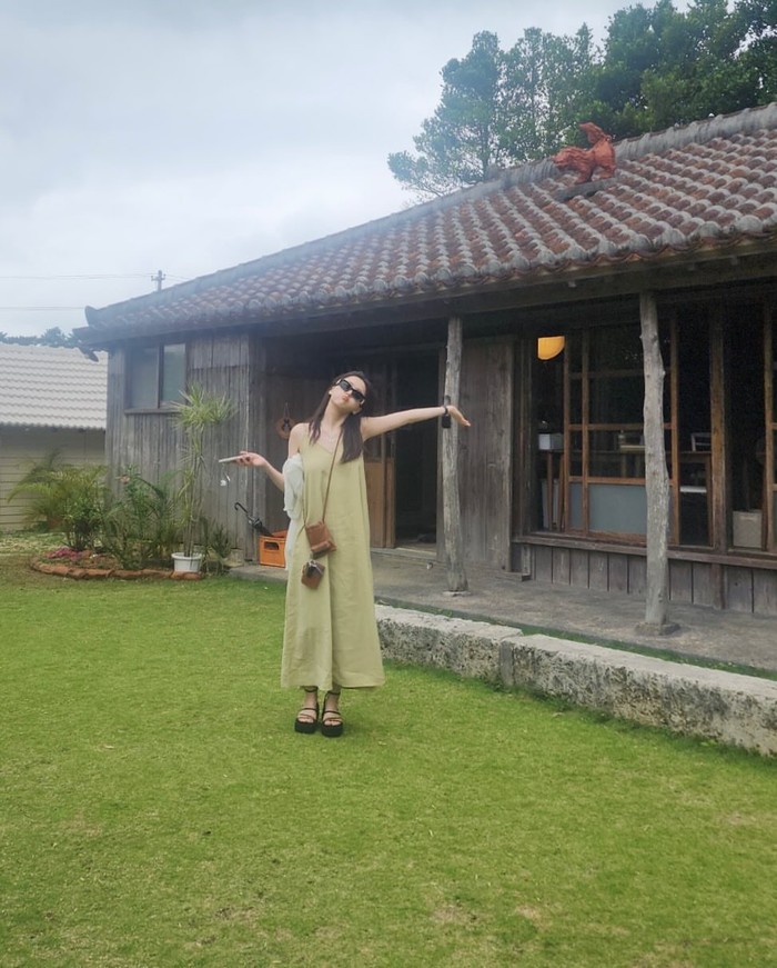 Kim Ji Eun belum lama ini mengejutkan para pecinta drama Korea di tanah air melalui sederet momen baru yang dibagikan menunjukkan keberadaanya menikmati liburan di Bali pada (20/5/2025)./ Foto: instagram.com/kj_ieun