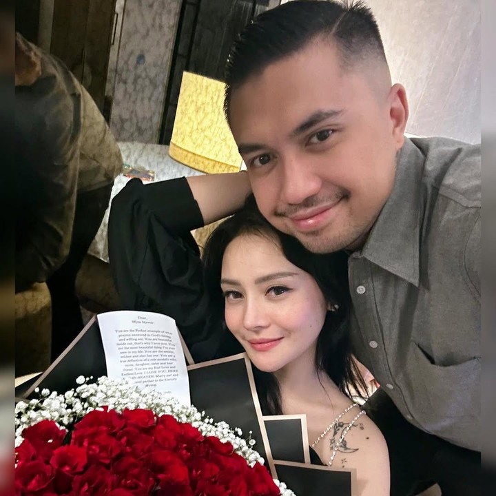 <p>Kebahagiaan tengah menyelimuti penyanyi Mawar AFI, Bunda. Baru-baru ini, Mawar dilamar oleh sang kekasih Kevin Arthur Loegiman atau dikenal Kevin Wazeng. (Foto: Instagram @mysamawar)</p>