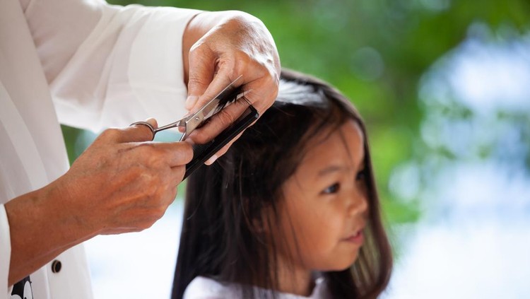 Model rambut anak perempuan sebahu