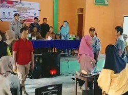 Pembentukan Koperasi Merah Putih di Konsel Ricuh hingga Saling Lempar Botol