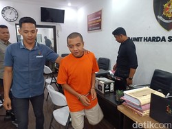 Fotografer Abal-abal Jual Kamera yang Disewa untuk Foya-foya di Kafe