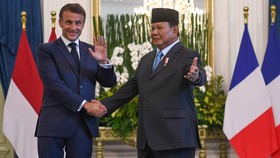 Prabowo Akan Temani Macron Kunjungi Akmil dan Candi Borobudur Hari Ini