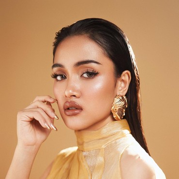 Prinsa Mandagie Suguhkan Versi Akustik 'Bertahan Sendiri'