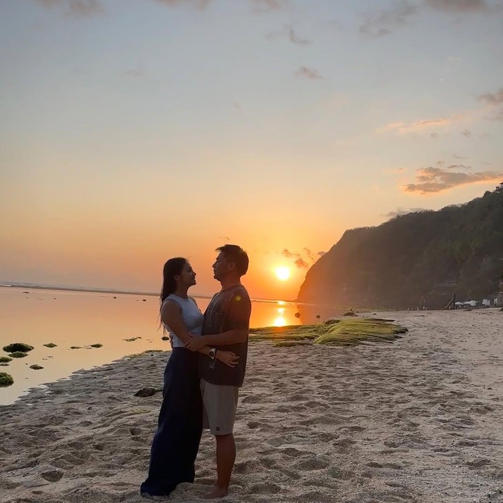 <p>Seperti yang diketahui, Rini menikah dengan Michael pada 8 Juni 2014. Selama mengarungi bahtera rumah tangga hampir 11 tahun, pasangan ini tidak pernah diterpa gosip miring. (Foto: Instagram@riniyulianti)</p>