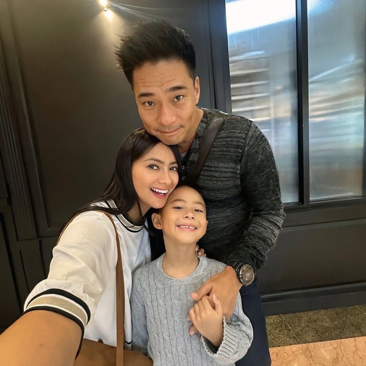 <p>Kebahagiaan mereka semakin bertambah dengan kehadiran seorang anak laki-laki yang diberi nama Xavier Young Min Ha. Kini, sang putra telah menginjak usia enam tahun dan tumbuh menjadi anak yang tampan. (Foto: Instagram@riniyulianti)</p>