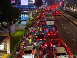 4 Cerita Mereka yang Terjebak Macet Parah Jakarta 28 Mei 2025