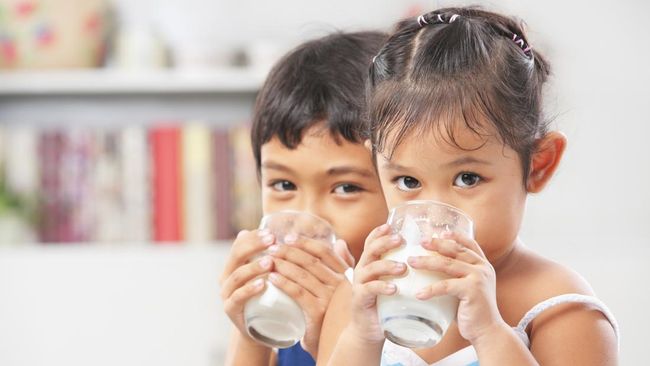 10 Rekomendasi Susu Bebas Laktosa untuk Anak yang Aman