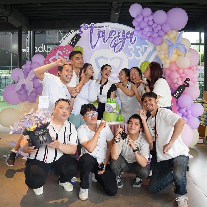 <p>Momen perayaan ulang tahunnya pun dibagikan langsung oleh Tasya melalui beberapa foto dan video yang diunggah di akun Instagram pribadinya. “<em>Bday dump</em>,” tulis Tasya, dikutip dari laman <em>Instagram@tasyafarasya,</em> Rabu (28/5/2025). (Foto: Instagram@tasyafarasya)</p>