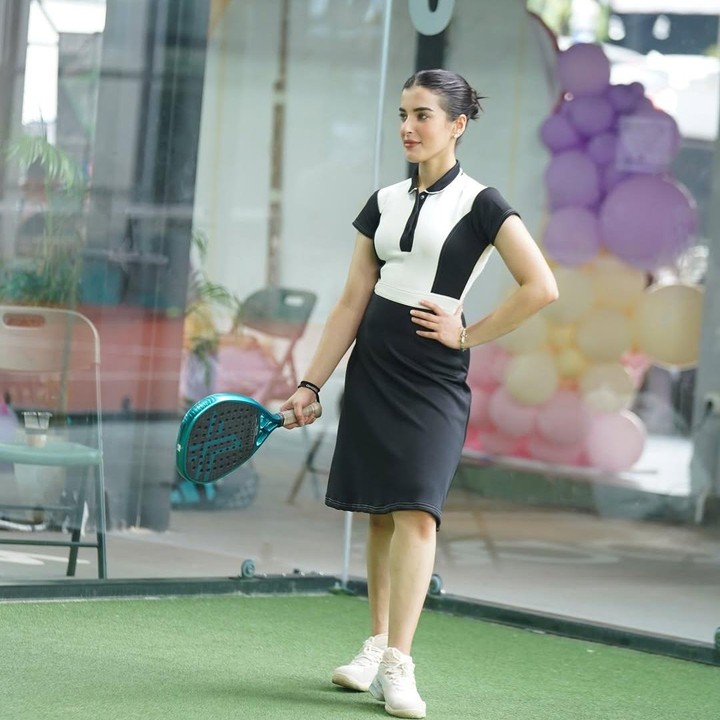 <p>Tak berhenti di situ, Bunda dua anak ini juga merayakan ulang tahun dengan mengadakan pesta olahraga padel bersama teman-temannya. Menariknya, ia mengenakan pakaian yang dijahit oleh sang Bunda. “Sekarang kita akan ganti baju padel jahitan Bu Ala yang kayaknya aku akan jadikan bisnis baru aku,” ungkap Tasya. (Foto: Instagram@tasyafarasya)</p>